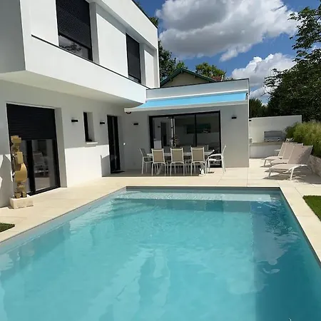 Nauzan Villa